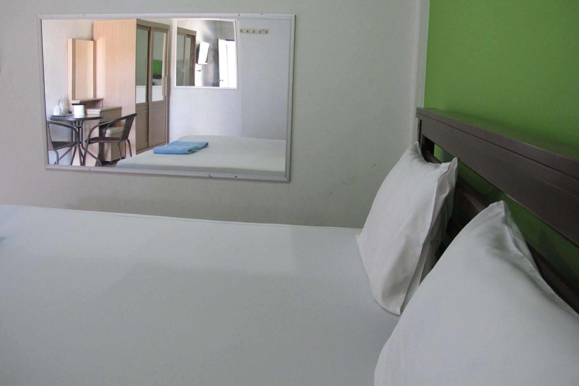 Tongmai Resort Surat Thani Exterior photo
